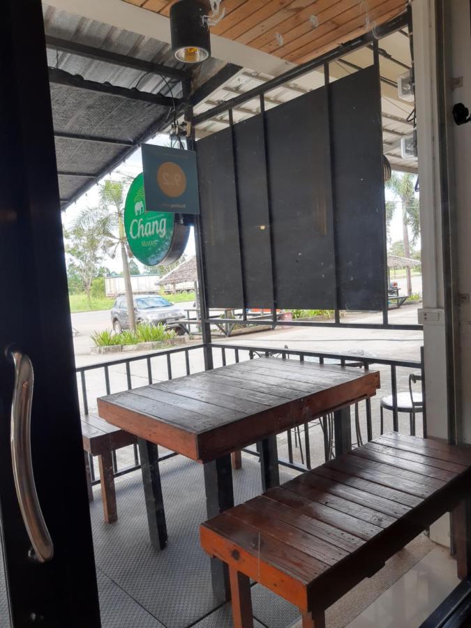 Baankhuninn Urt Airport Surat Thani Exterior foto